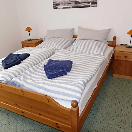 Lindenstra_e Apartment *